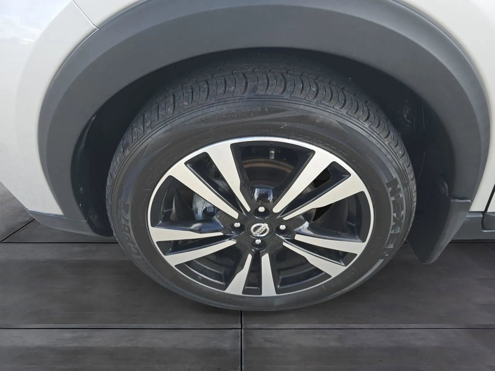 Used 2018 Nissan Kicks SV w/ Exterior Package image 26