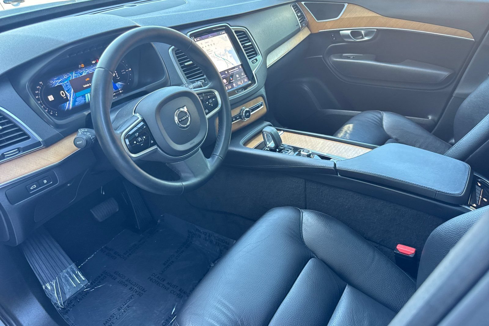 Used 2024 Volvo XC90 T8 Core w/ Protection Package Premier AWD/4WD image 13