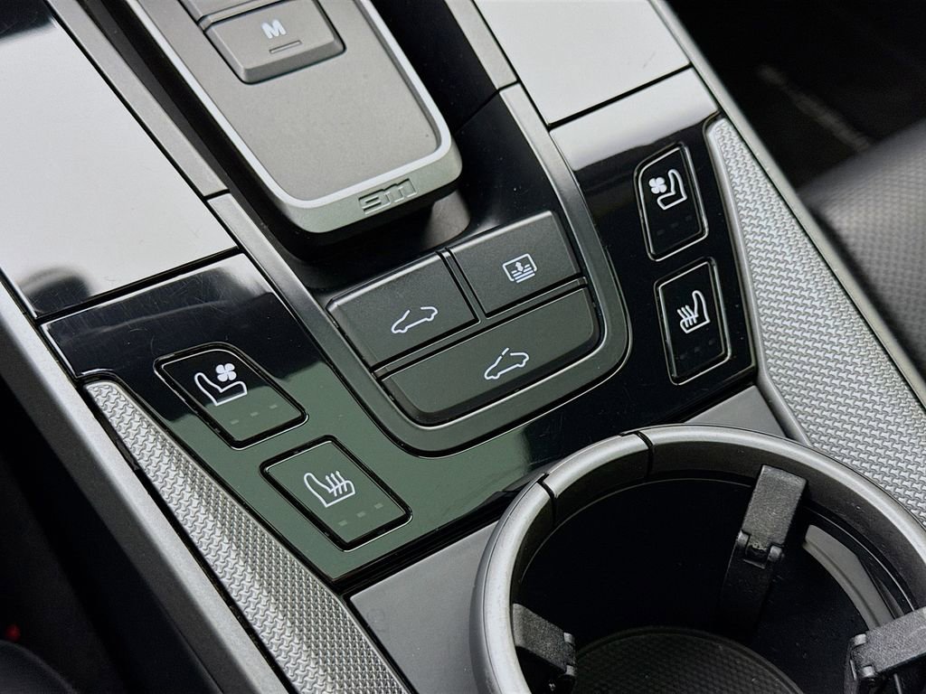 Certified 2021 Porsche 911 Carrera RWD image 22