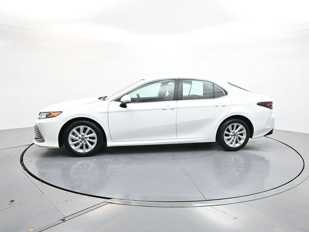 Used 2024 Toyota Camry LE image 4