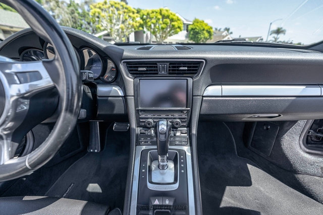 Used 2015 Porsche 911 Carrera RWD image 34