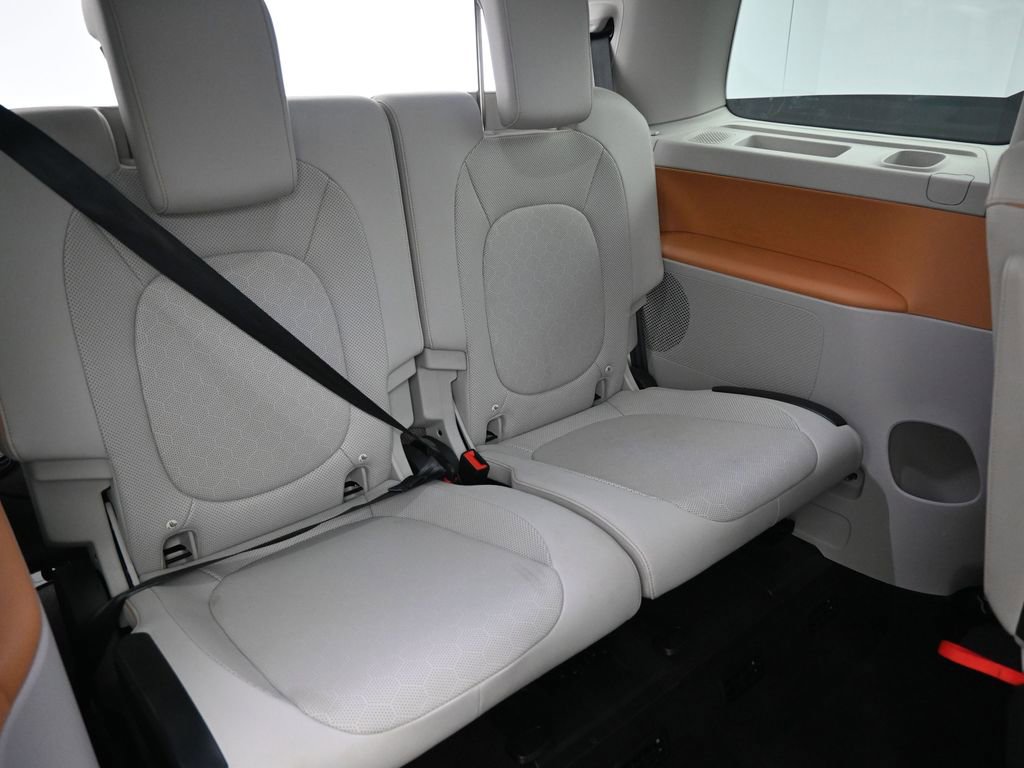 Used 2025 Volkswagen ID. Buzz 1st Edition AWD/4WD image 32