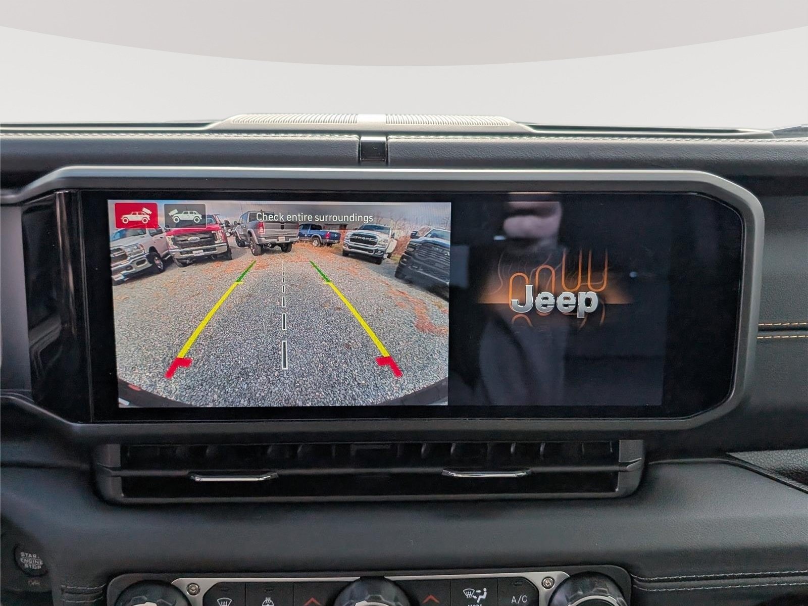 New 2025 Jeep Wrangler Unlimited Sahara w/ Safety Group AWD/4WD image 23
