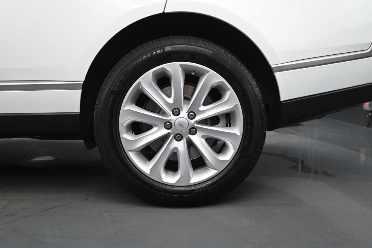 Used 2016 Land Rover Range Rover HSE image 12