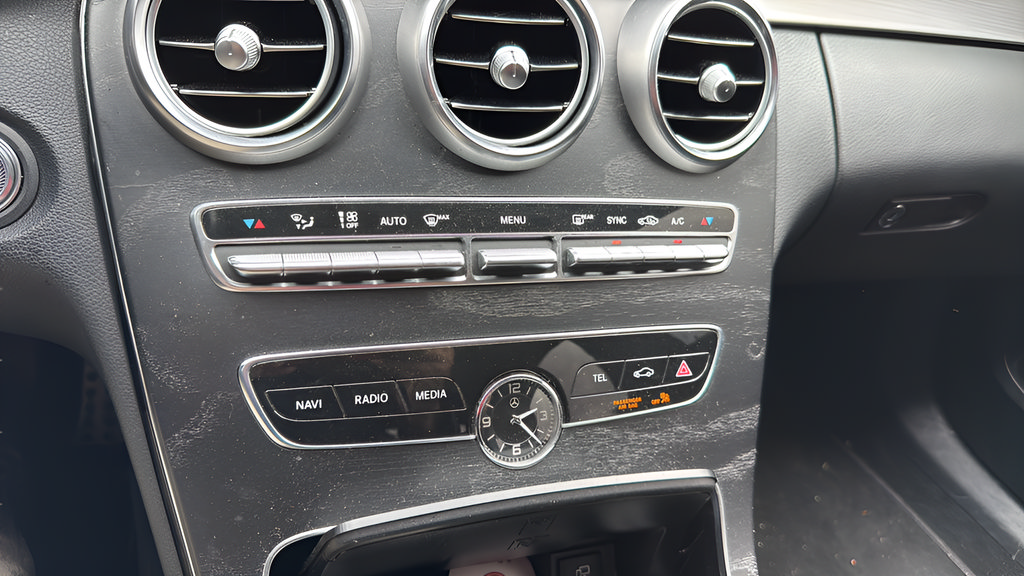 Used 2021 Mercedes-Benz C 300 4MATIC Sedan image 22