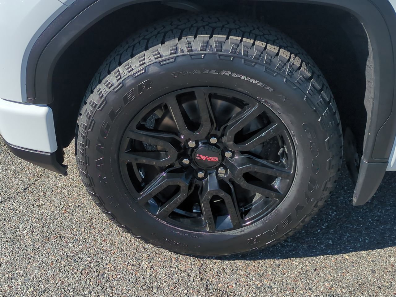 Used 2023 GMC Sierra 1500 Elevation image 32