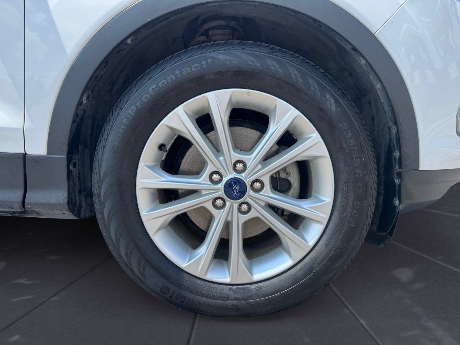 Used 2018 Ford Escape SE FWD image 14