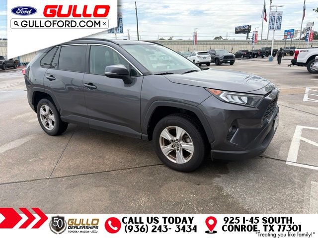 Used 2021 Toyota RAV4 XLE FWD image 2