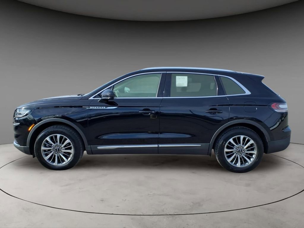 Certified 2023 Lincoln Nautilus FWD image 2