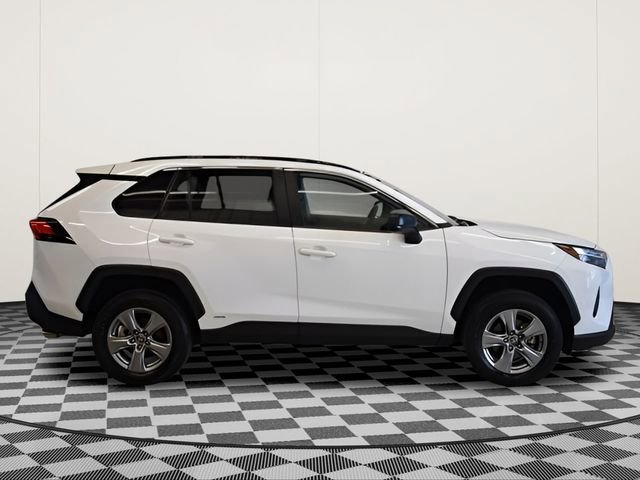 Used 2025 Toyota RAV4 LE AWD/4WD image 1
