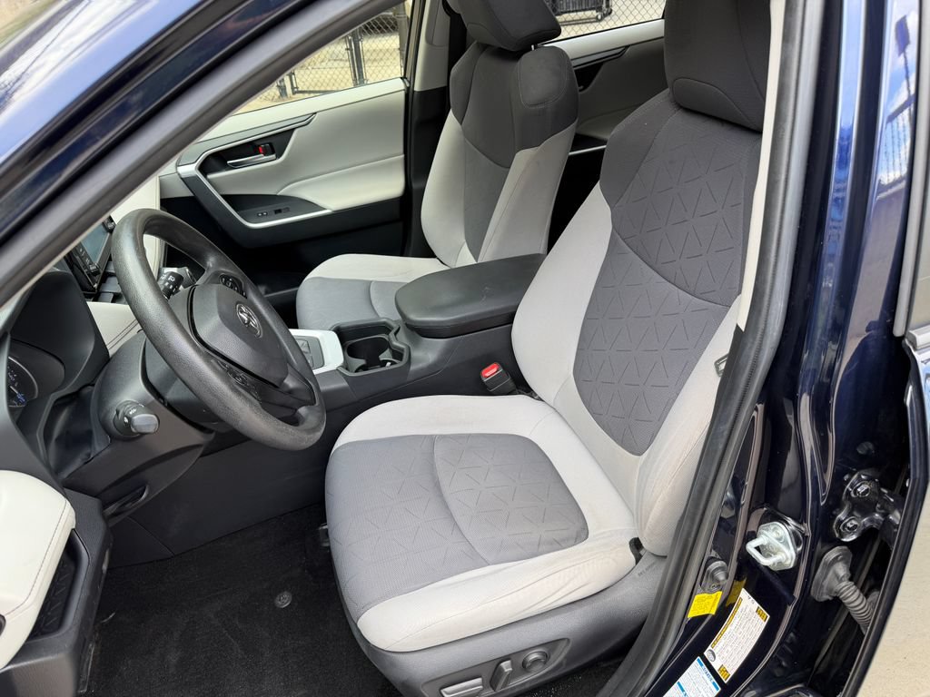 Used 2019 Toyota RAV4 XLE w/ Convenience Package AWD/4WD image 11