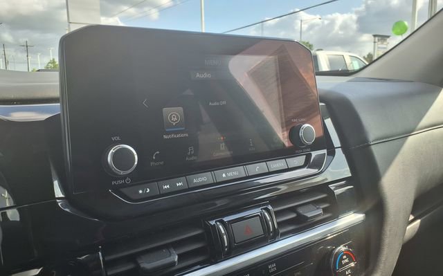 Used 2025 Nissan Pathfinder SV image 28