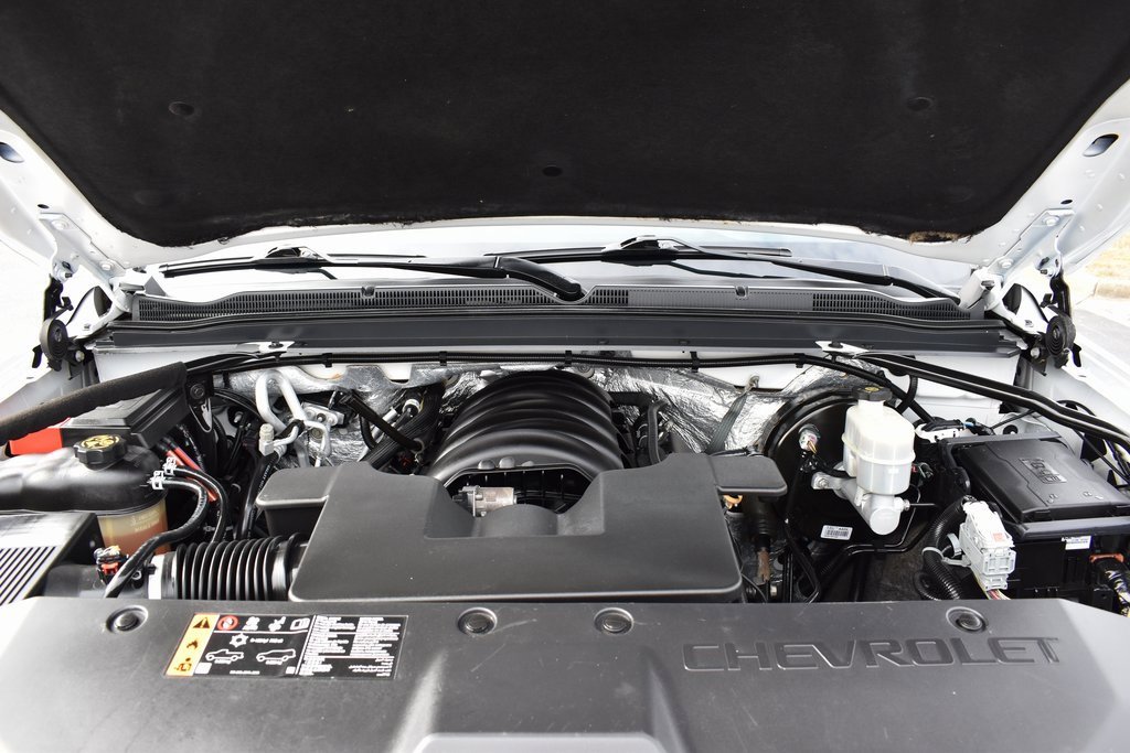 Used 2018 Chevrolet Suburban LT image 16