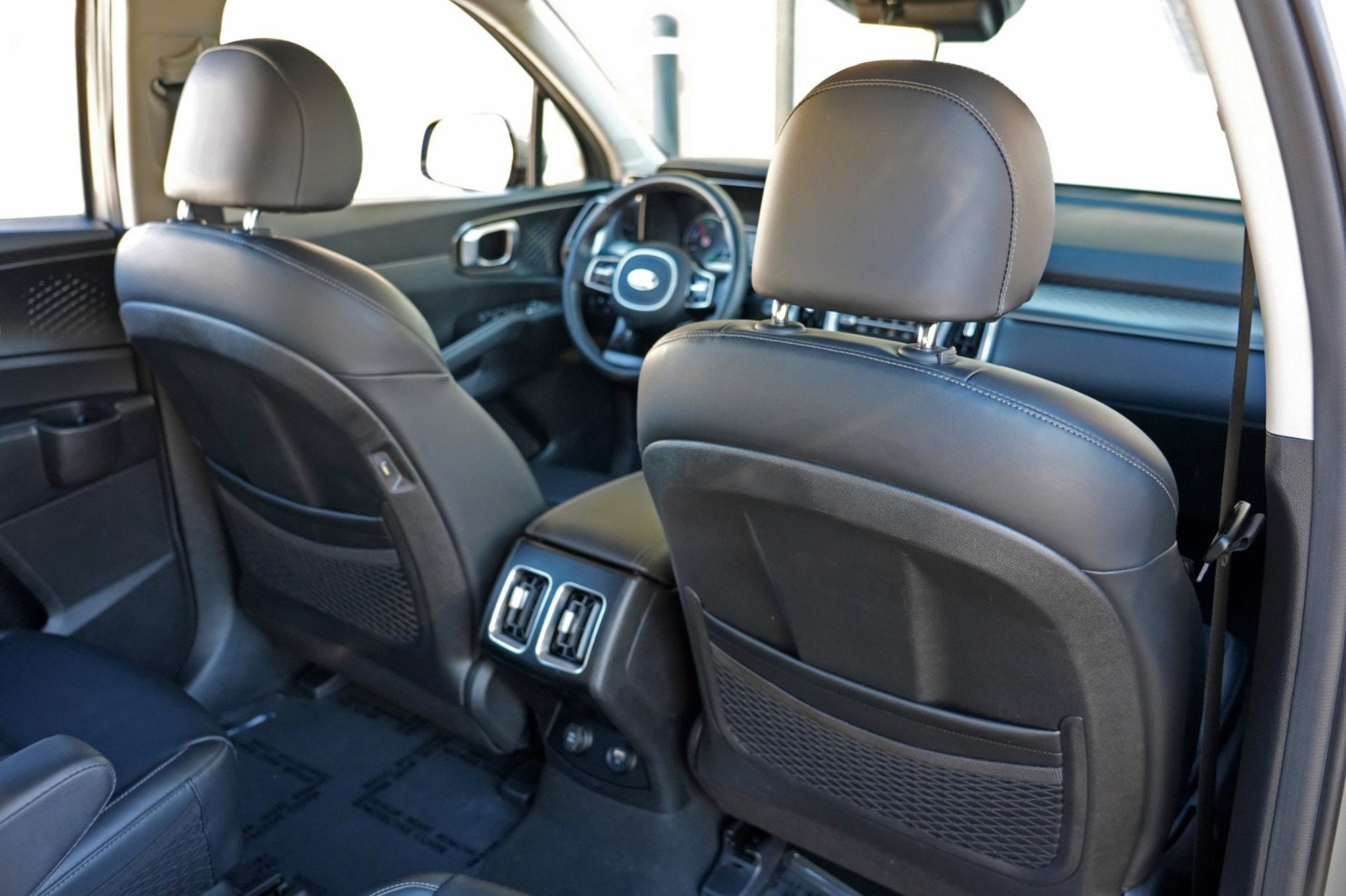Used 2021 Kia Sorento EX FWD image 37