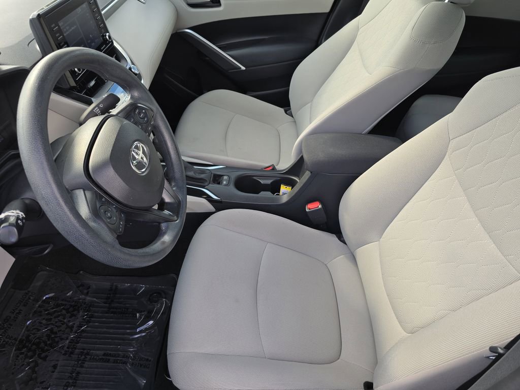 Used 2022 Toyota Corolla Cross L image 16