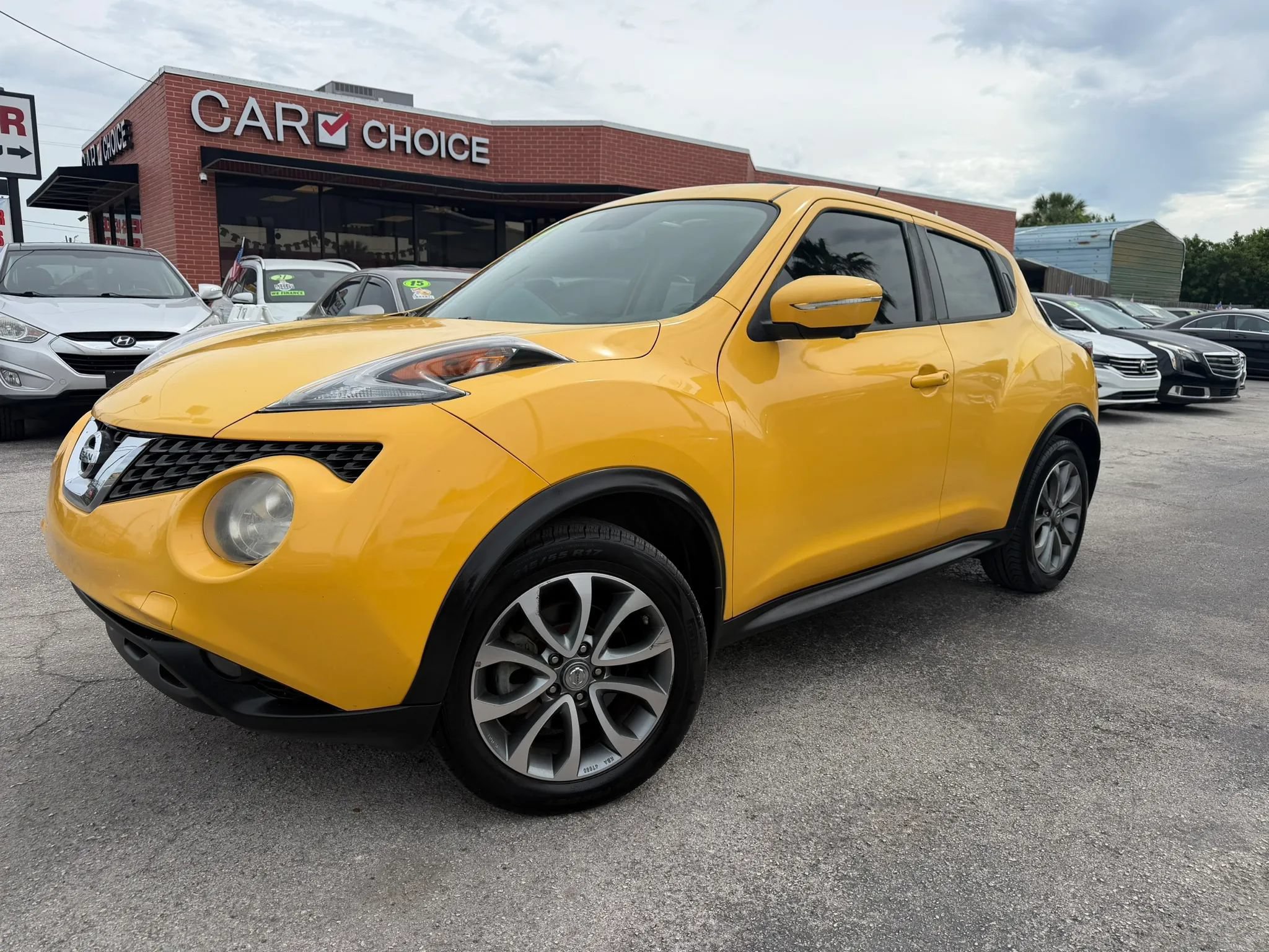 Used 2017 Nissan Juke SL w/ Interior Illumination Package