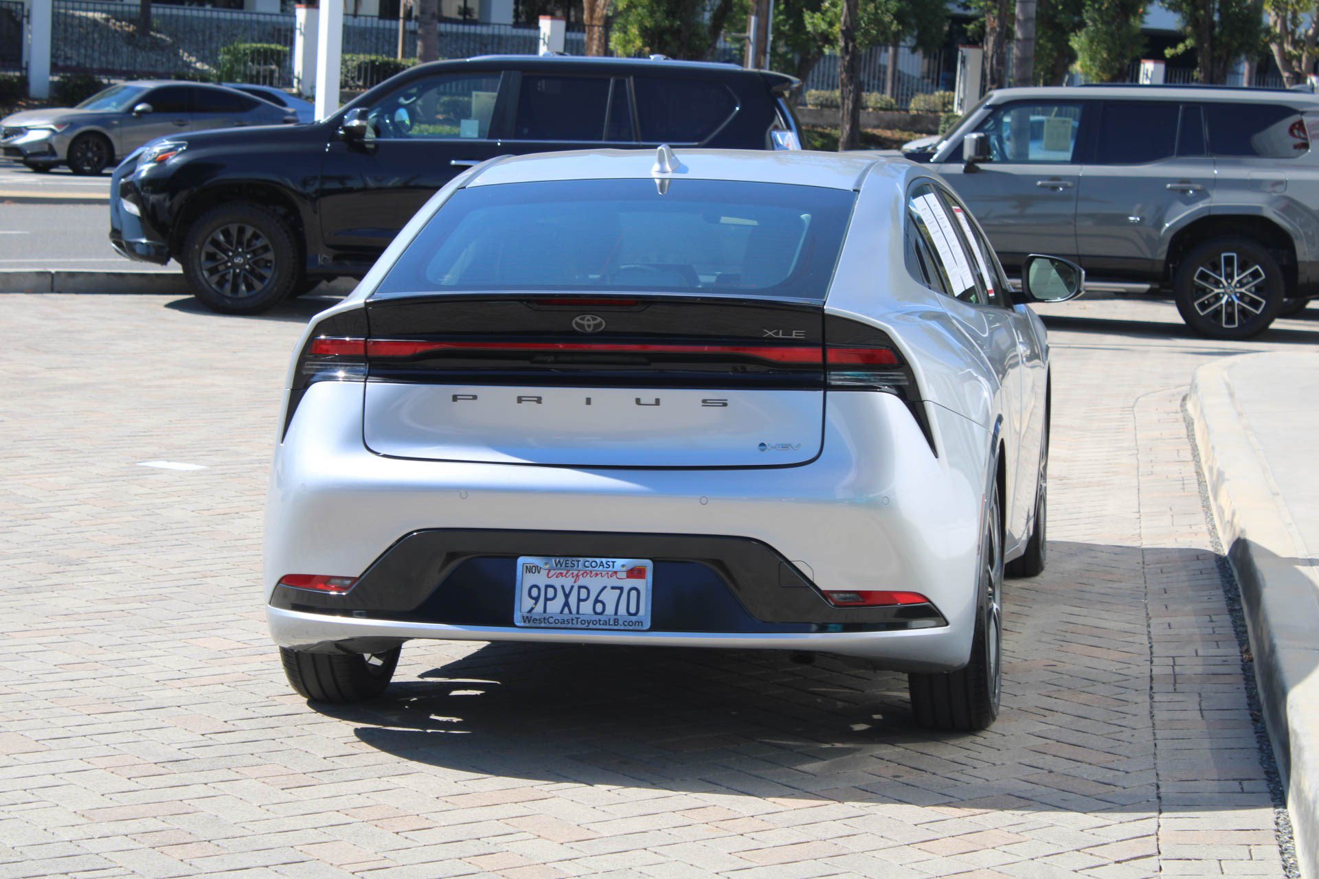 Certified 2024 Toyota Prius XLE FWD image 7
