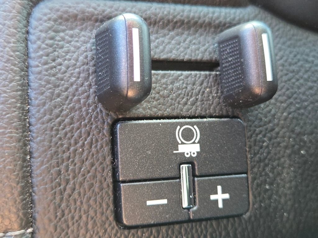 Used 2018 GMC Canyon SLT w/ Trailering Package image 12