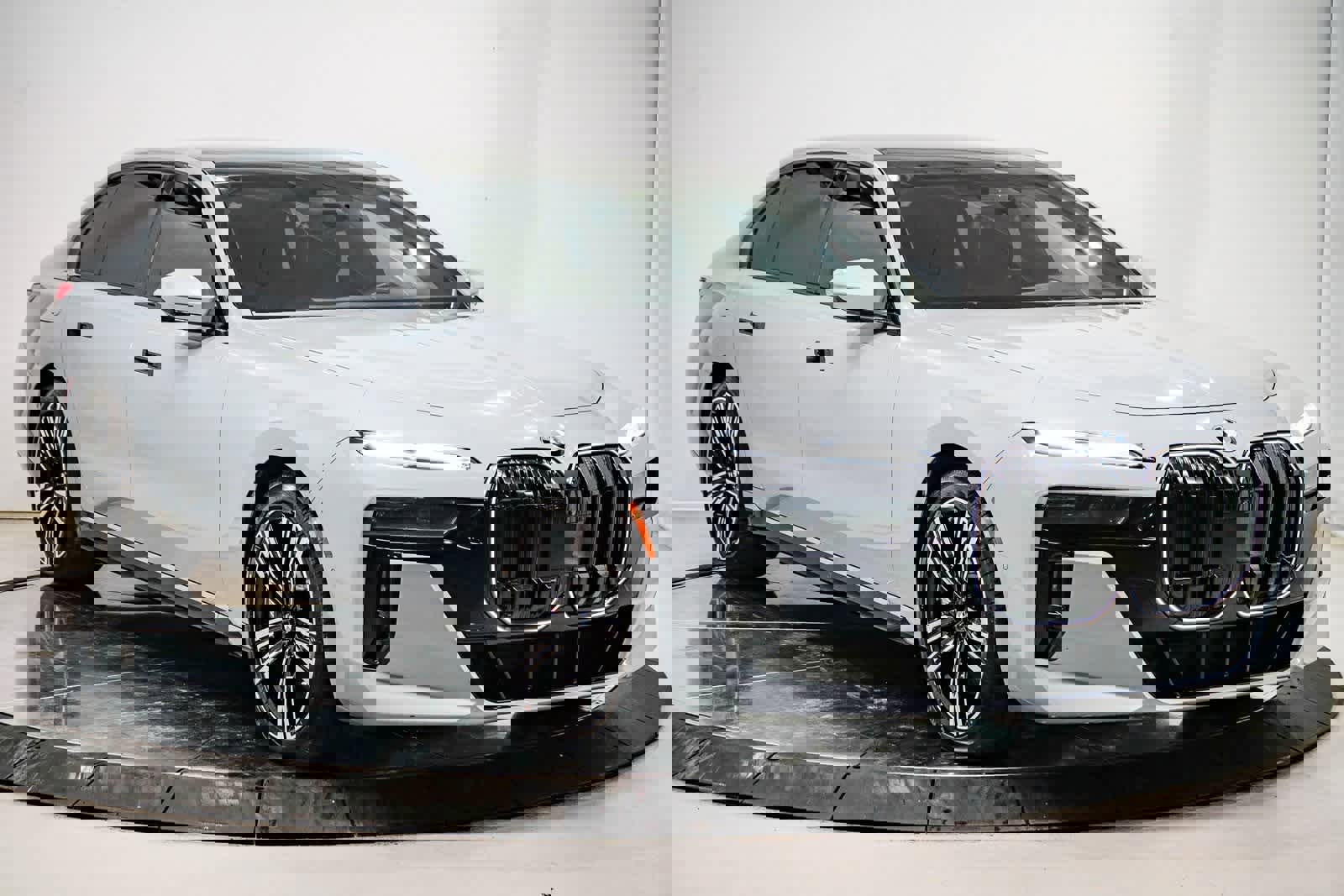 Used 2024 BMW 760i xDrive w/ Executive Package image 5