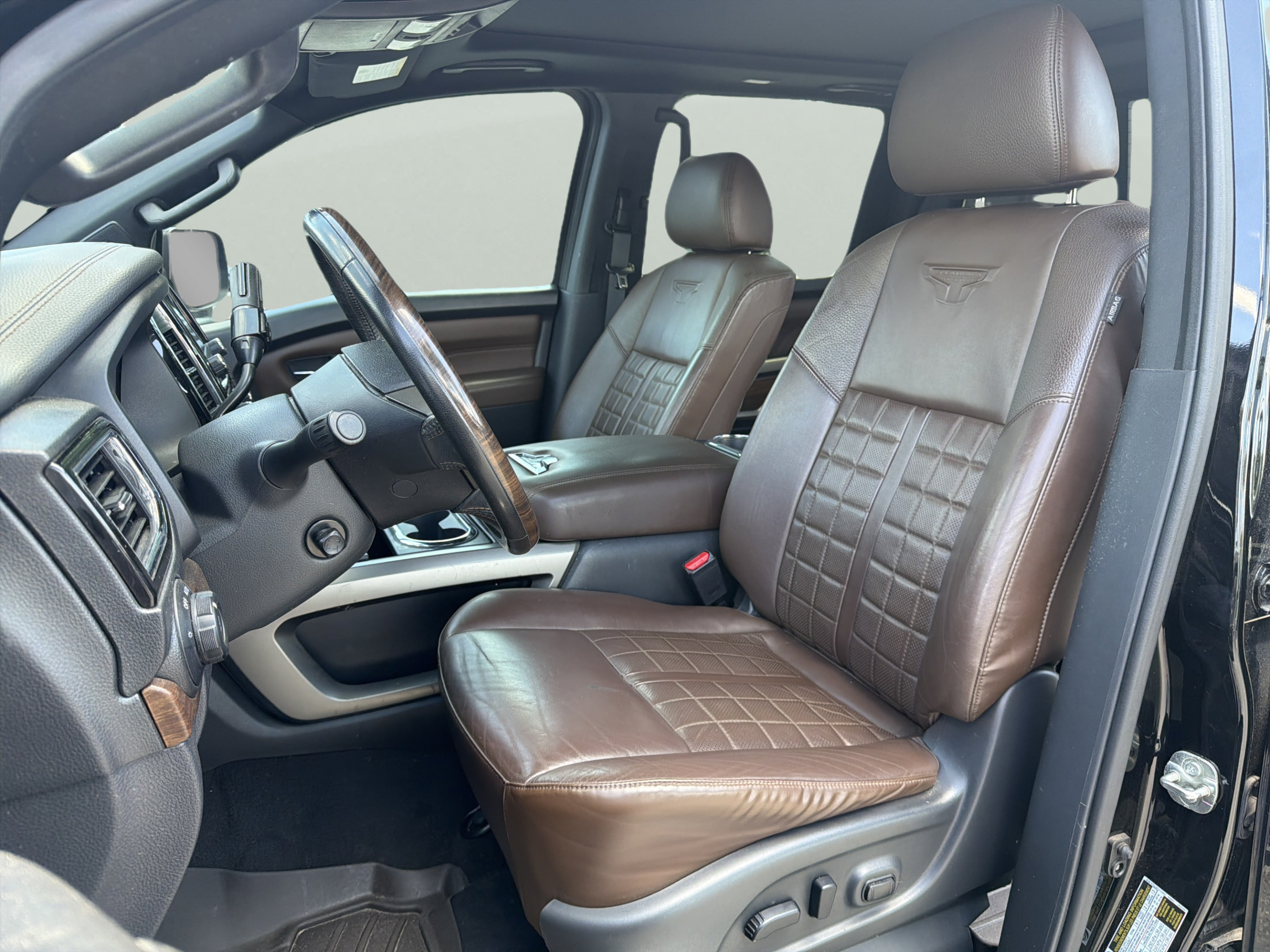 Used 2020 Nissan Titan Platinum Reserve w/ Moonroof Package AWD/4WD image 24