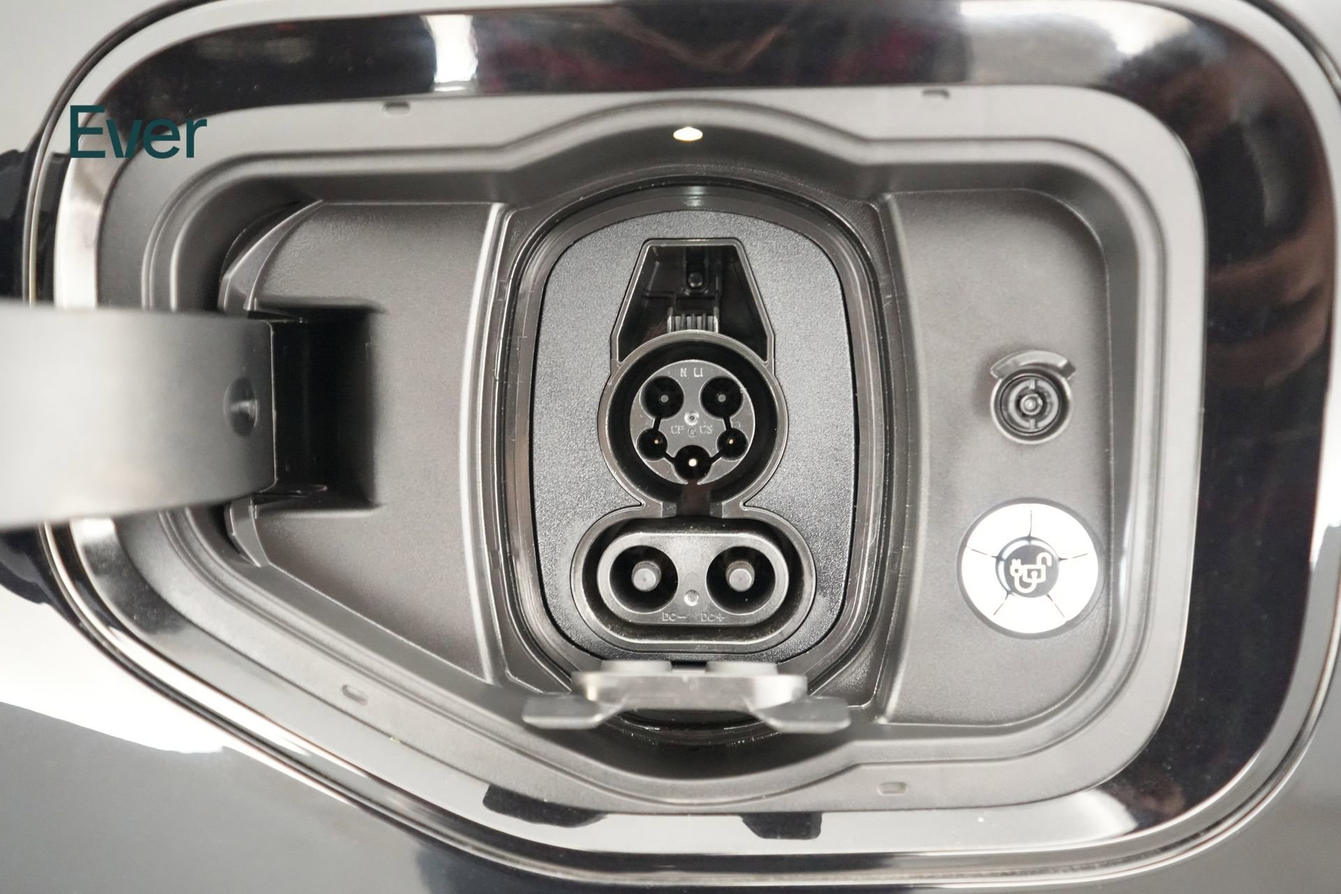 Used 2025 Ford F150 Lightning Flash image 11