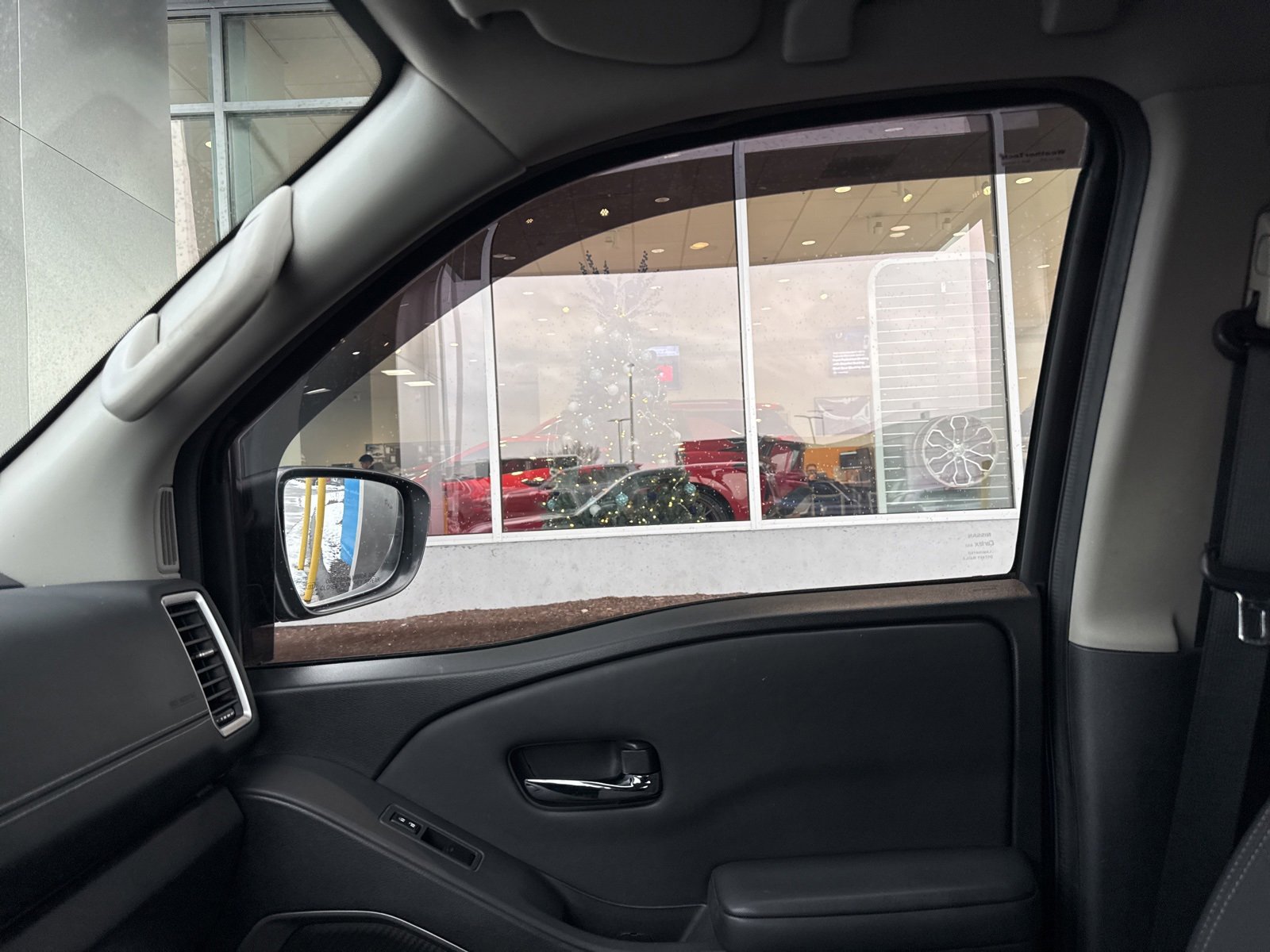 Used 2022 Nissan Frontier SV image 29