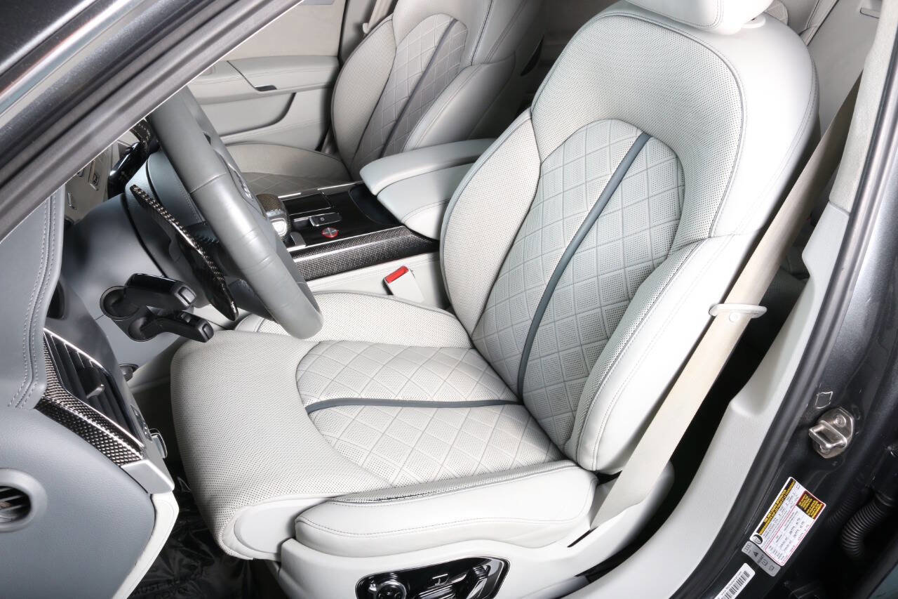 Used 2014 Audi S8 AWD/4WD image 54