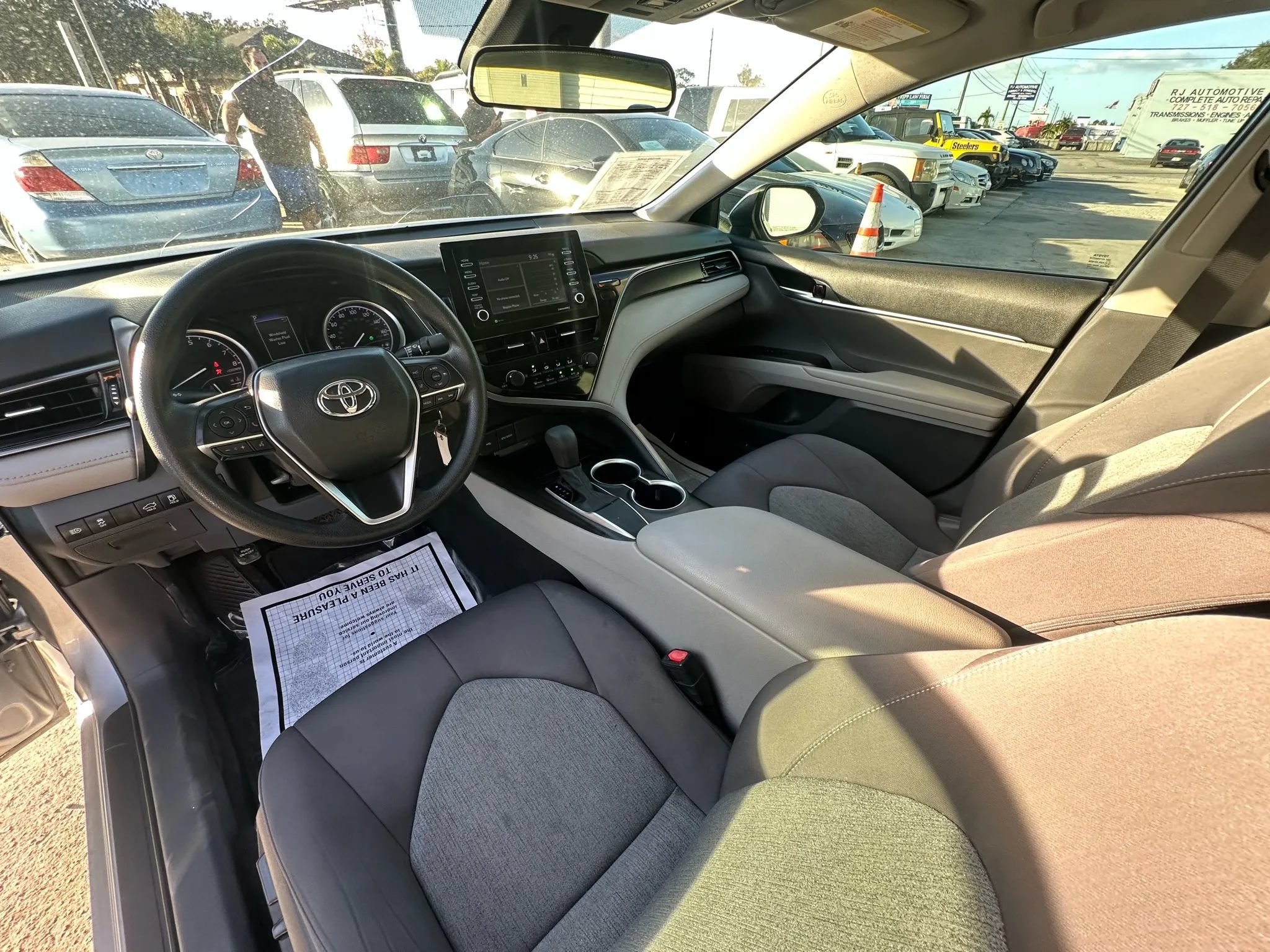 Used 2021 Toyota Camry LE FWD image 14