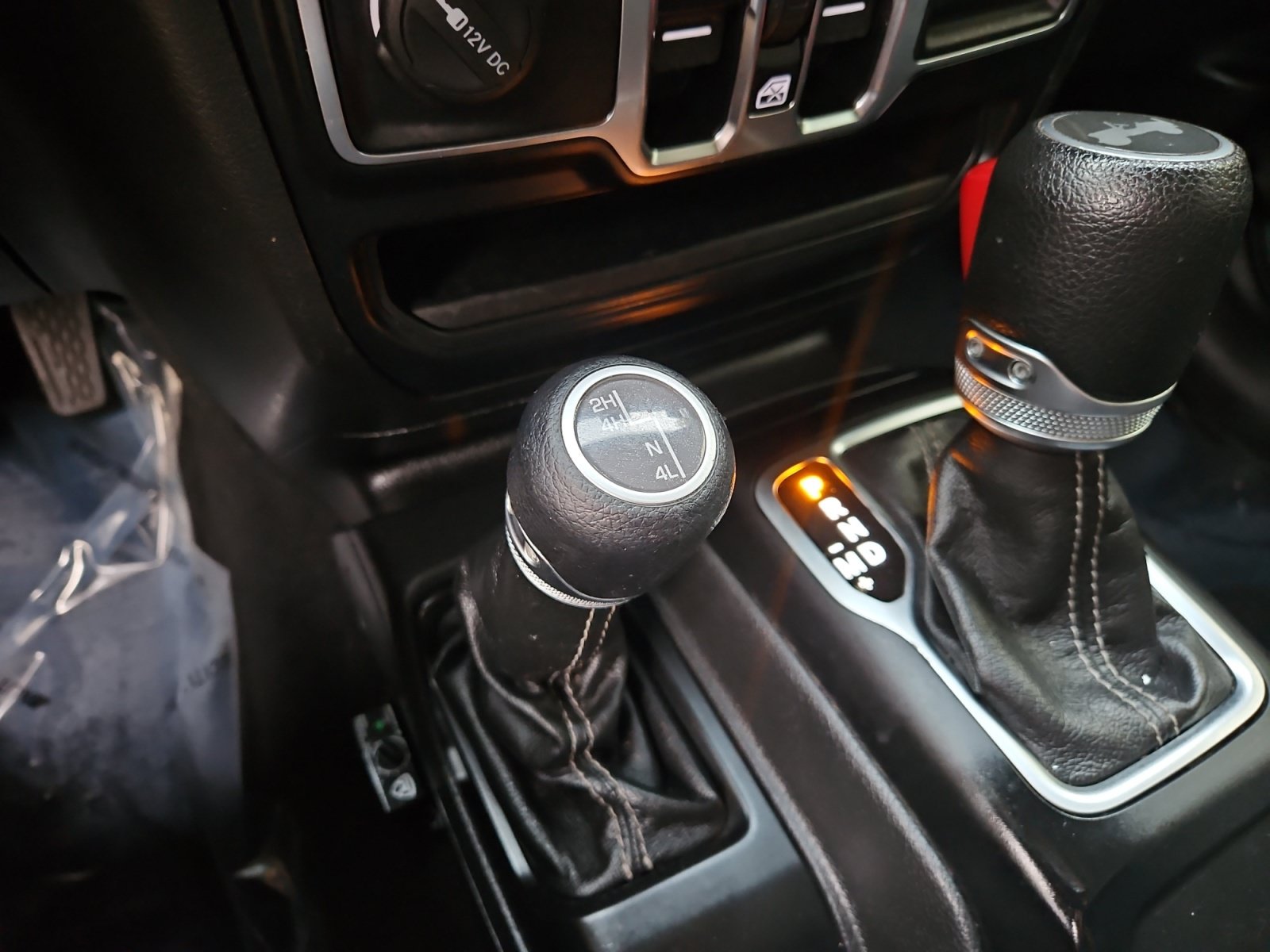 Used 2021 Jeep Wrangler Unlimited Sahara AWD/4WD image 22