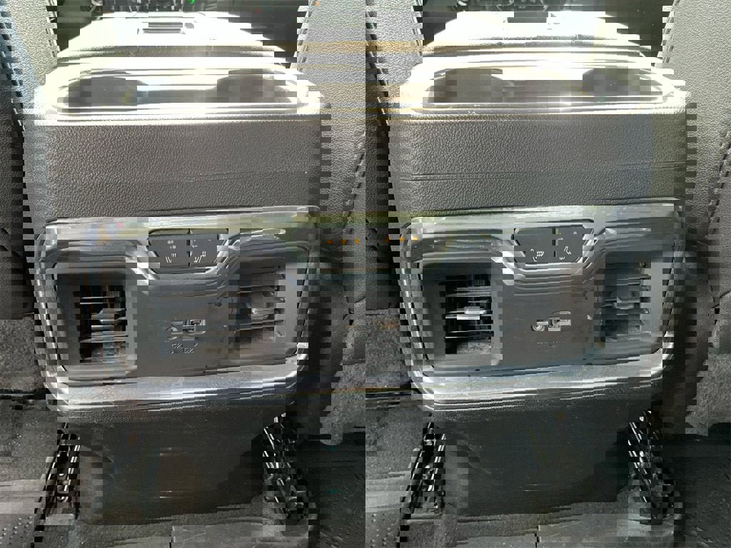 Used 2022 Chevrolet Silverado 1500 High Country w/ High Country Premium Package image 16