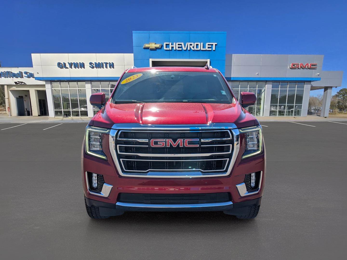 Used 2023 GMC Yukon SLT image 2