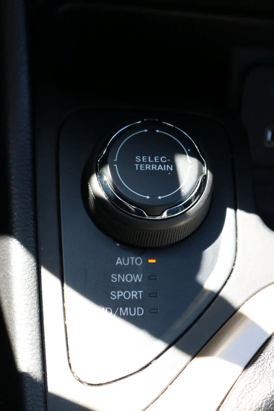 Used 2015 Jeep Cherokee Latitude AWD/4WD image 20