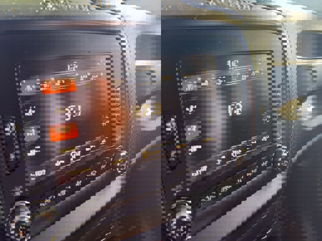 Used 2017 Jeep Renegade Altitude image 16