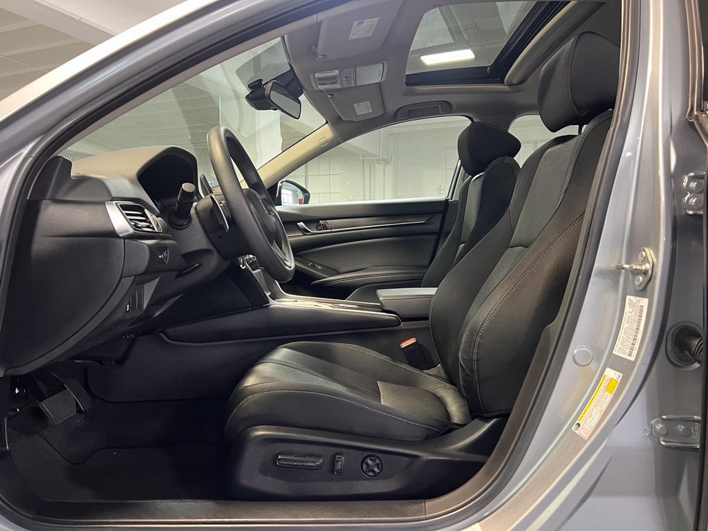 Used 2020 Honda Accord EX image 12