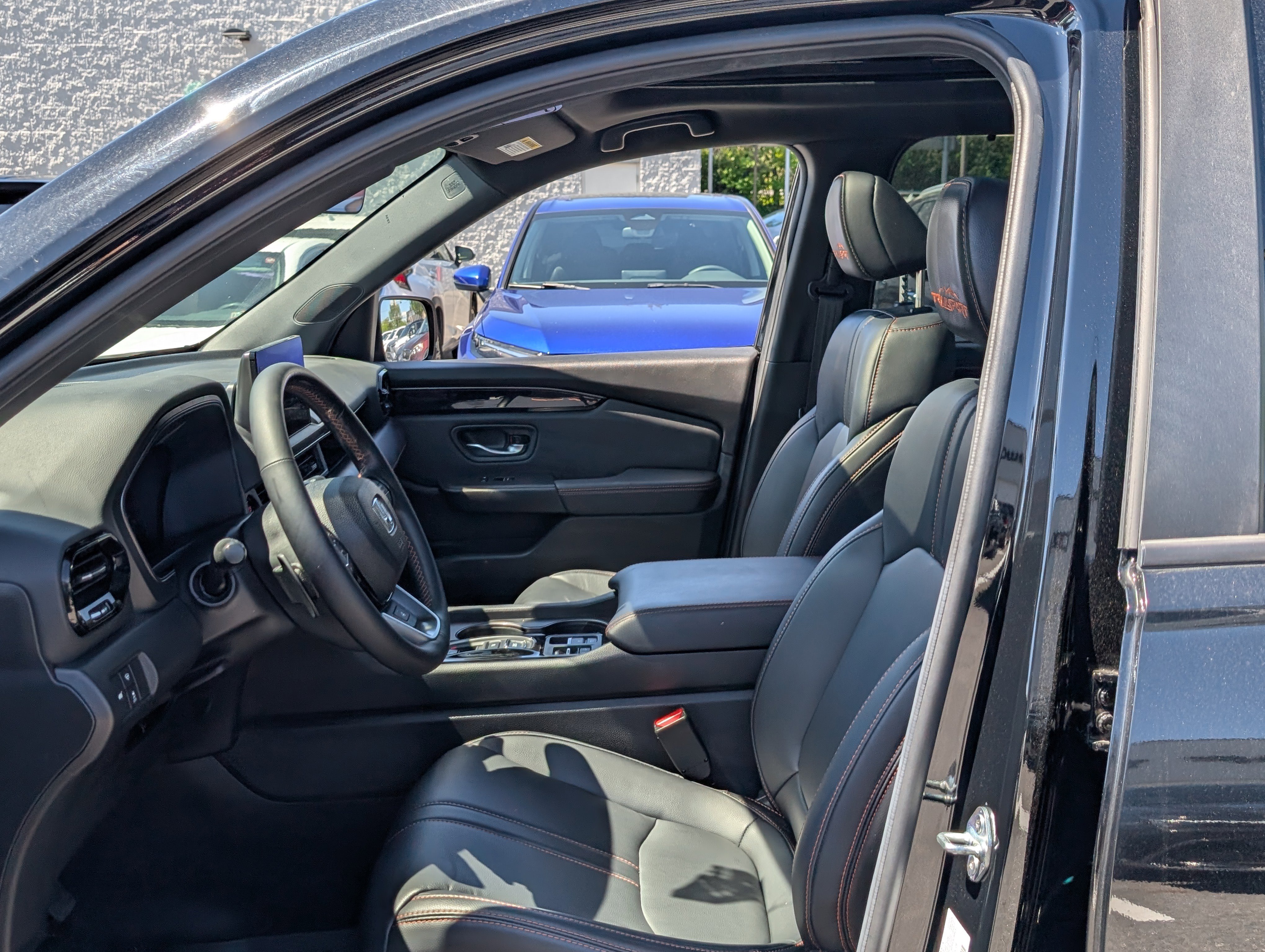 Used 2024 Honda Pilot TrailSport image 17