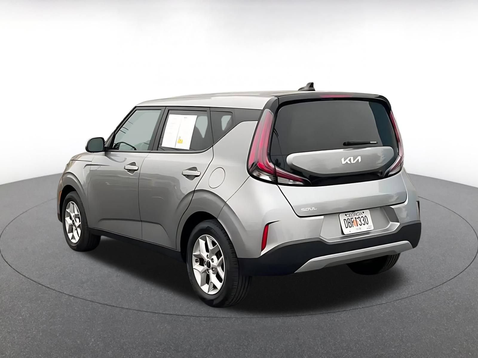 Used 2025 Kia Soul LX w/ LX Technology Package FWD image 9