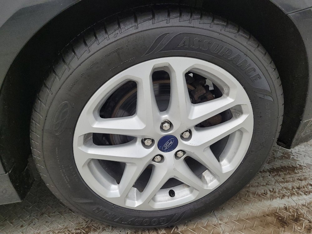 Used 2015 Ford Fusion SE image 31