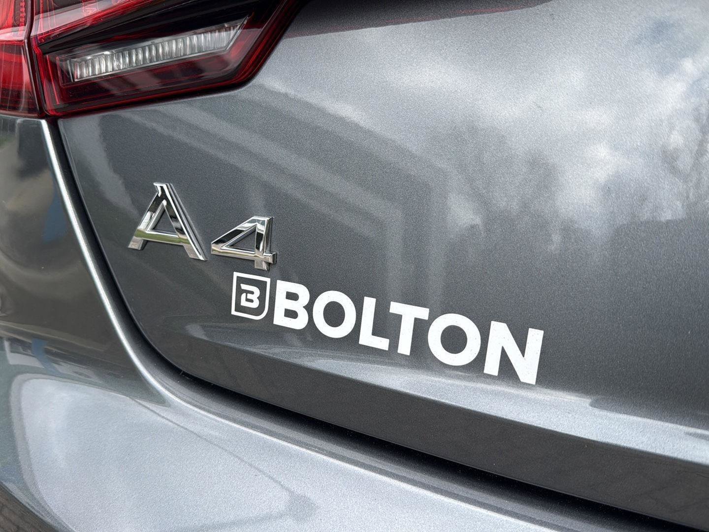 Used 2018 Audi A4 2.0T Ultra Premium w/ Convenience Package image 12