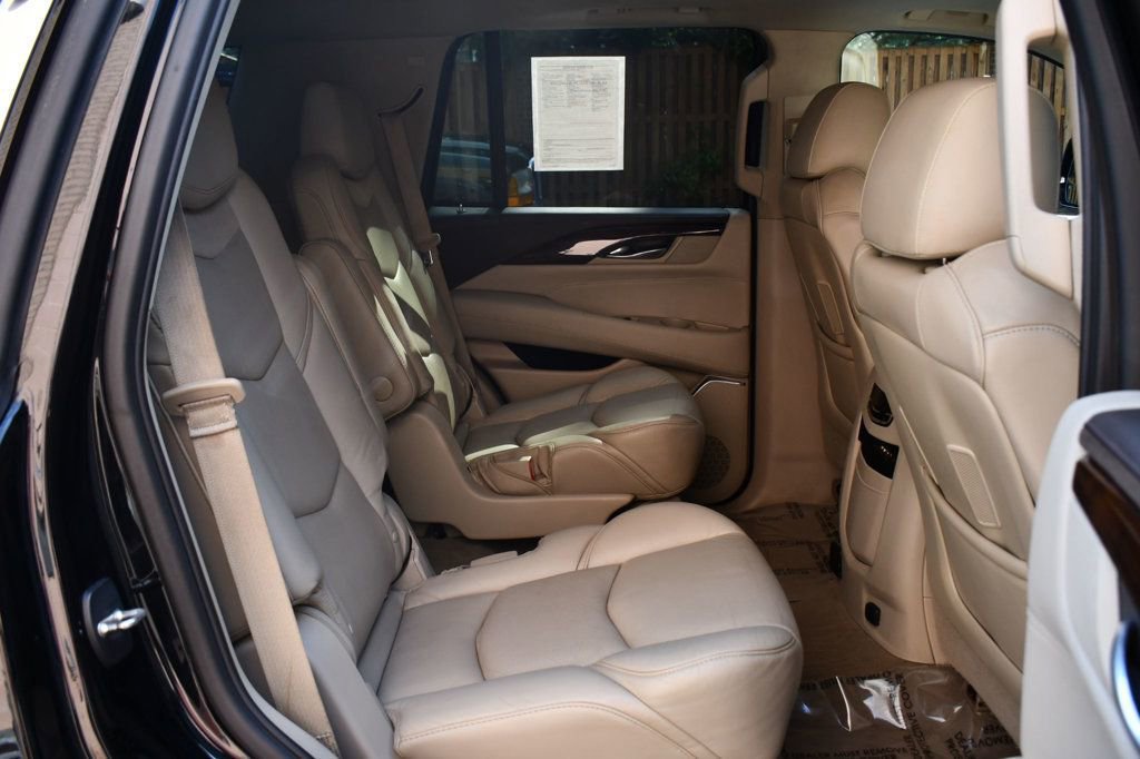Used 2016 Cadillac Escalade Premium image 26