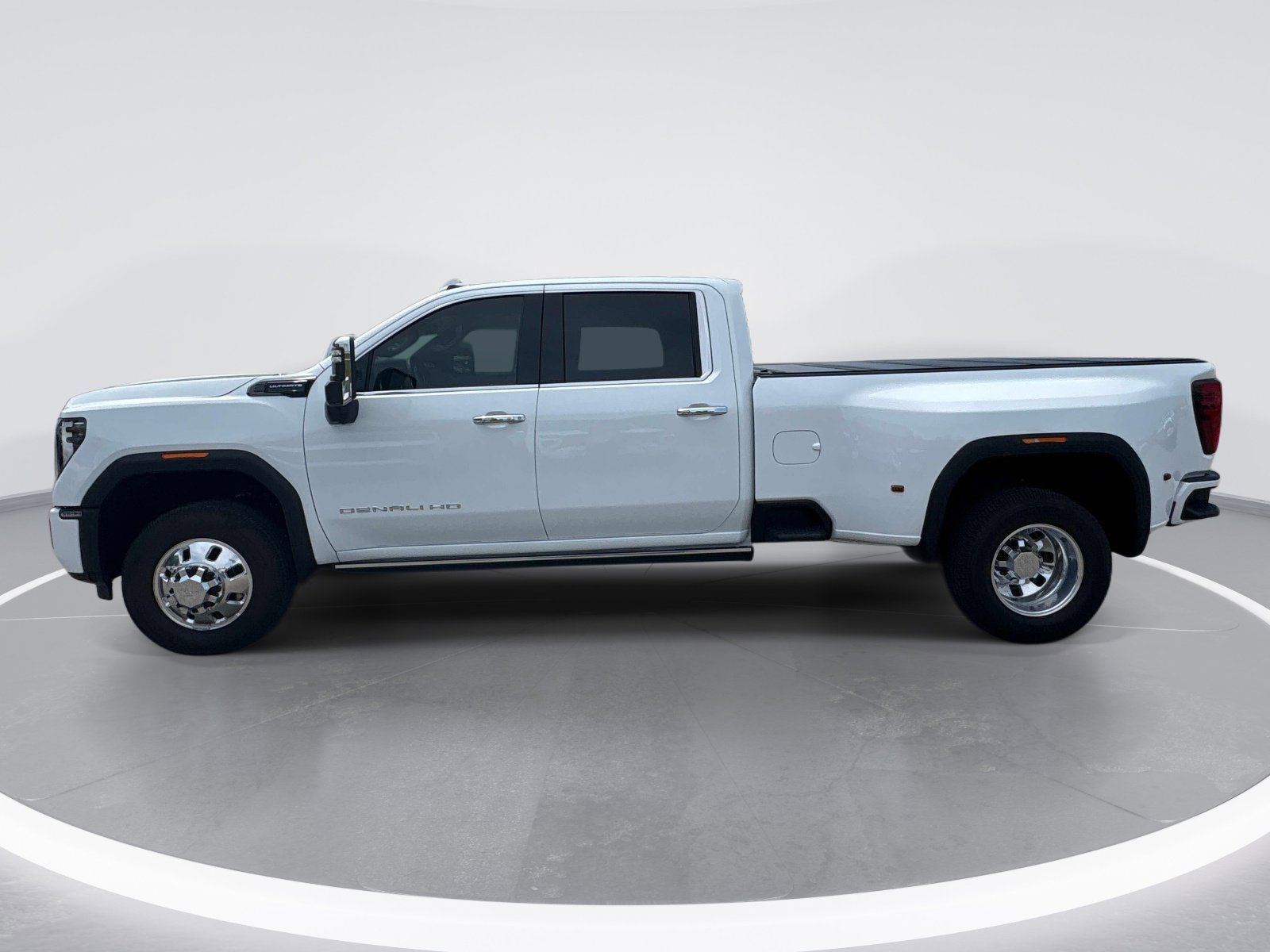 Used 2026 GMC Sierra 3500 Denali Ultimate AWD/4WD image 5