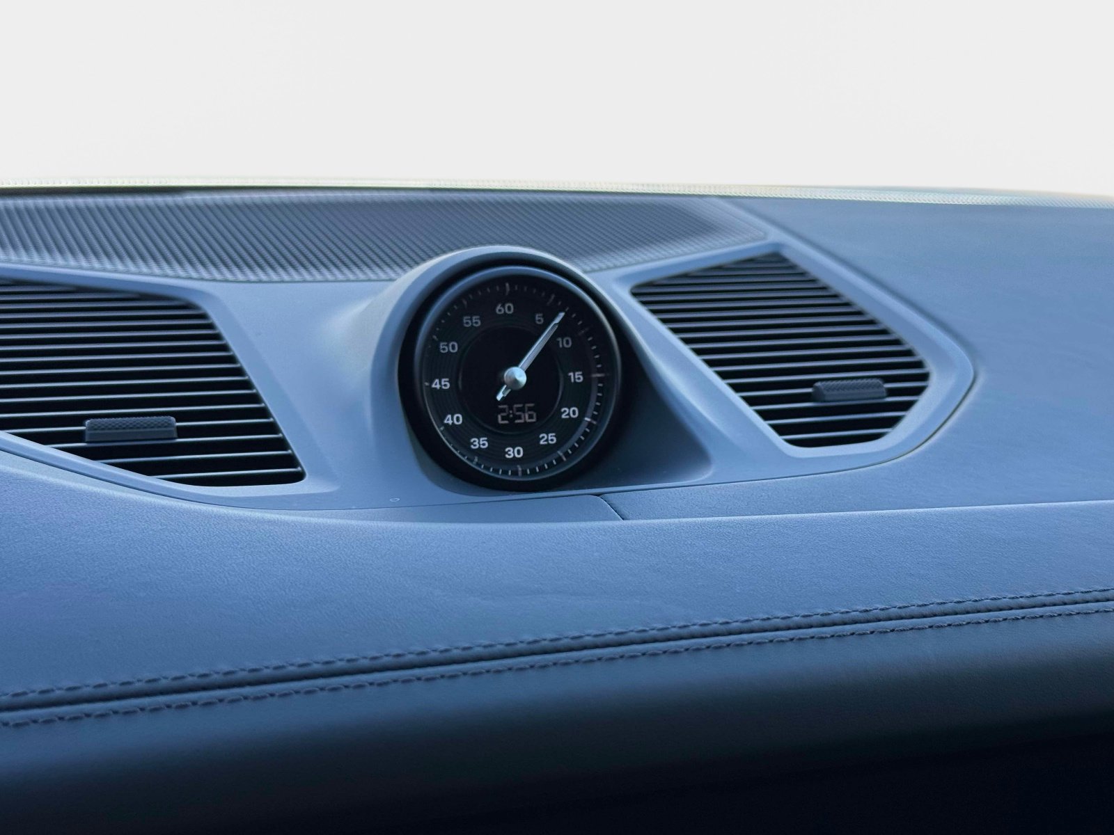 Used 2024 Porsche Cayenne Coupe image 42