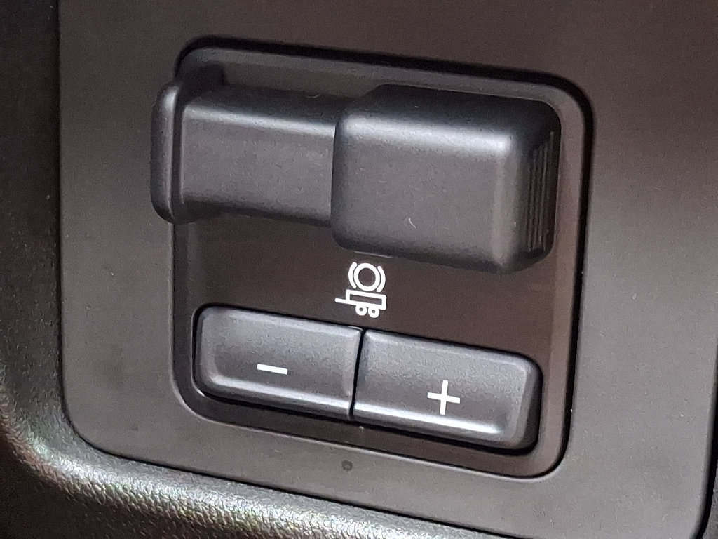 Used 2024 Chevrolet Colorado ZR2 w/ Technology Package AWD/4WD image 21