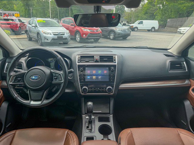 Used 2018 Subaru Outback 2.5i Touring w/ Popular Package #3 AWD/4WD image 7