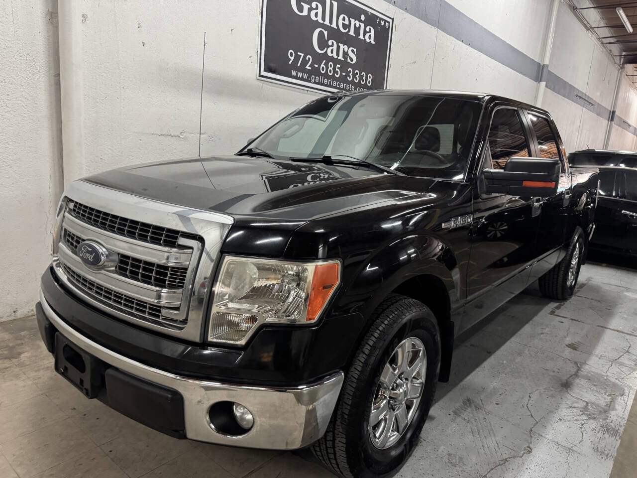 Used 2013 Ford F150 XLT w/ Luxury Equipment Group image 2