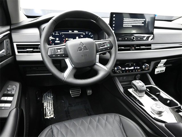 New 2025 Mitsubishi Outlander SEL image 18