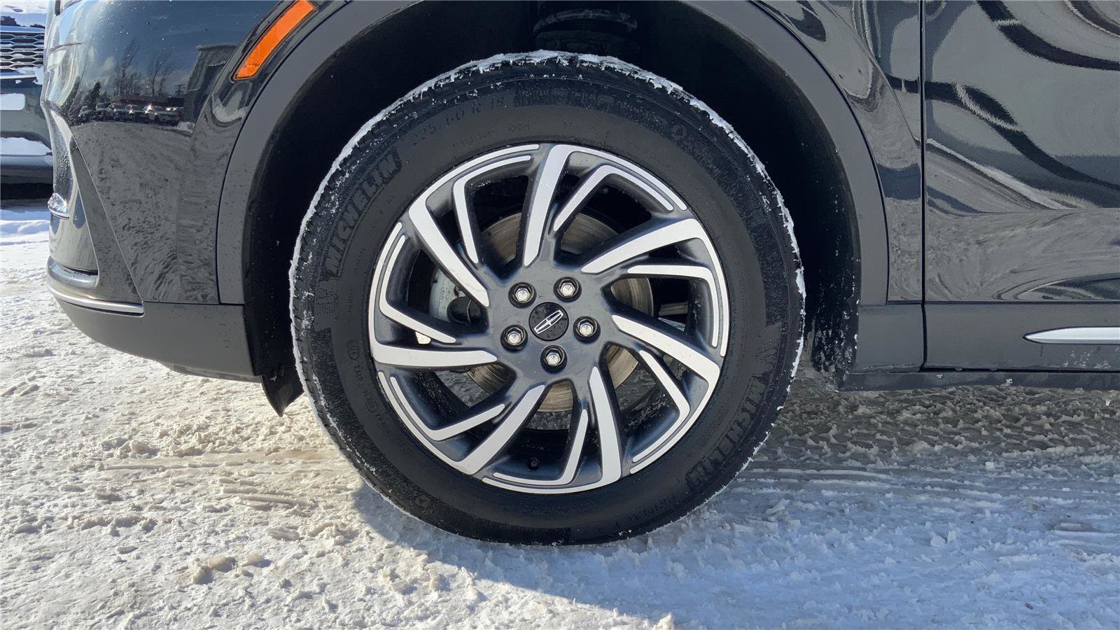 Used 2023 Lincoln Corsair AWD w/ Towing Package image 30