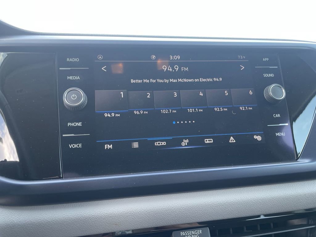 Certified 2022 Volkswagen Taos SE image 11