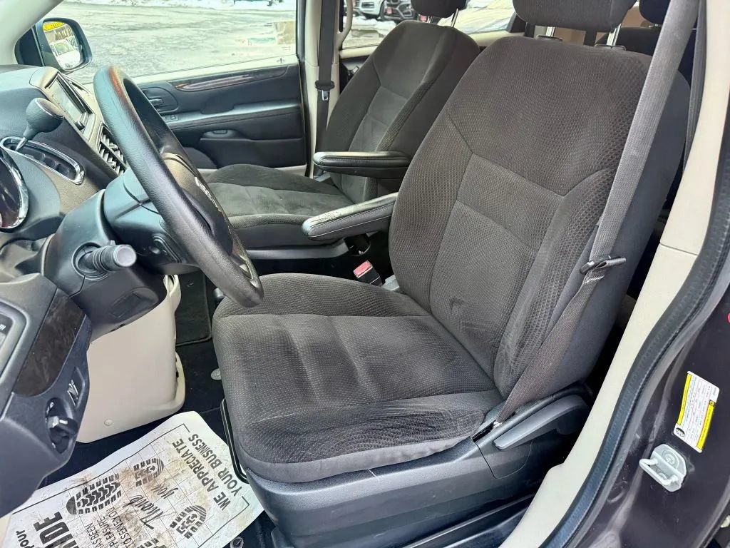 Used 2018 Dodge Grand Caravan SE w/ UConnect Hands-Free Group FWD image 10