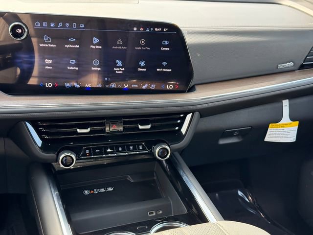 Used 2025 Chevrolet Suburban High Country image 15