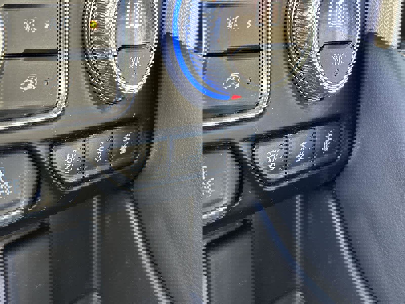 Used 2022 GMC Yukon XL SLT w/ SLT Luxury Package image 26